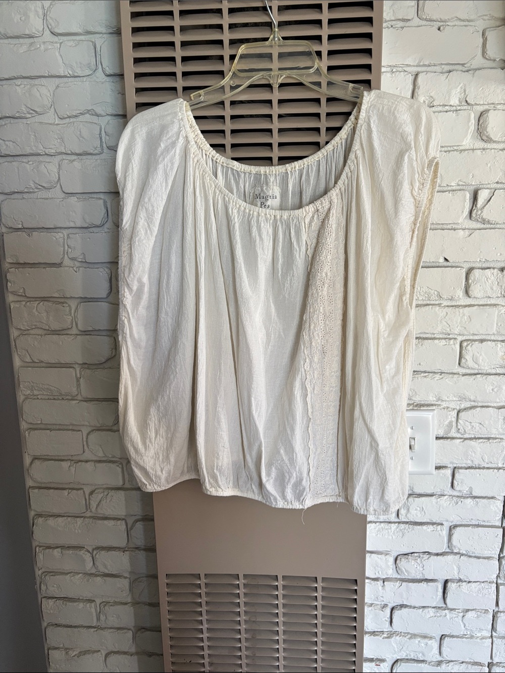Magnolia Pearl Lightweight Cream Peasant Blouse with Lace Trim